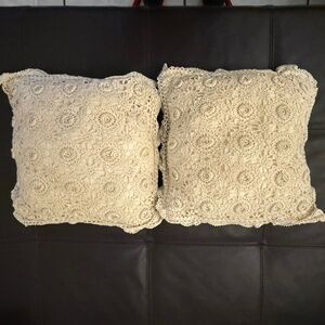 VINTAGE HANDMADE LACE PILLOW COVERS PAIR